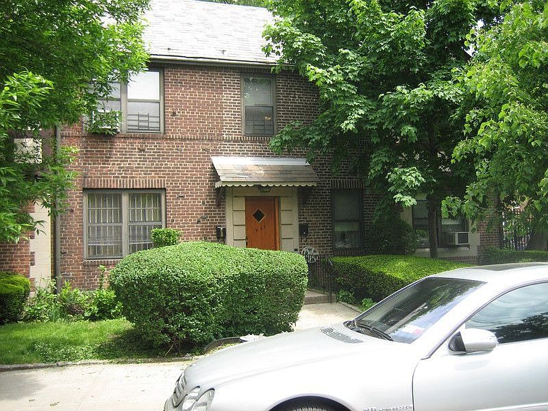 1st image of 1947 80th St