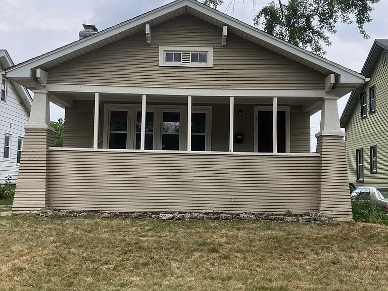 311 E Lewiston Ave — Photo 1