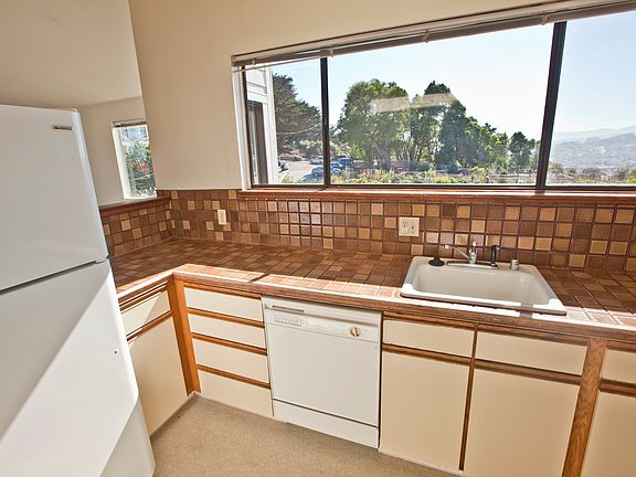3rd image of 754 San Bruno Ave