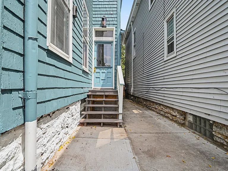2017 Greenup St #1 — Photo 15