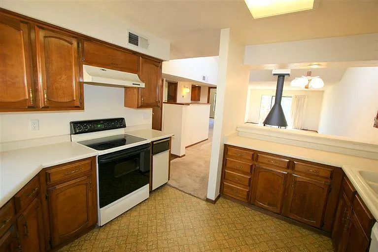 830 Live Oak Rd NE #E — Photo 11