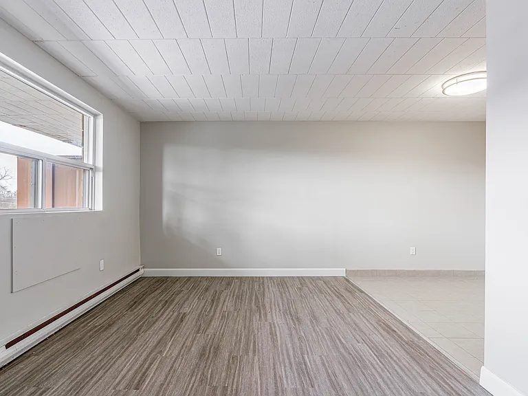 28 Helen Ave — Photo 13