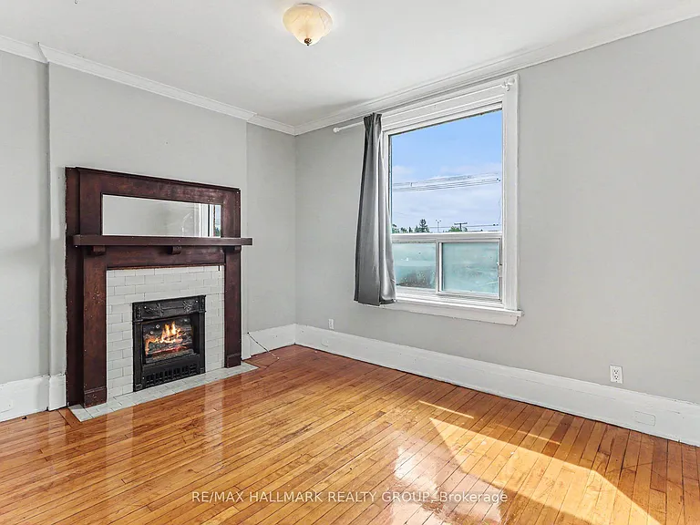 1071 Gladstone Ave #3 — Photo 3