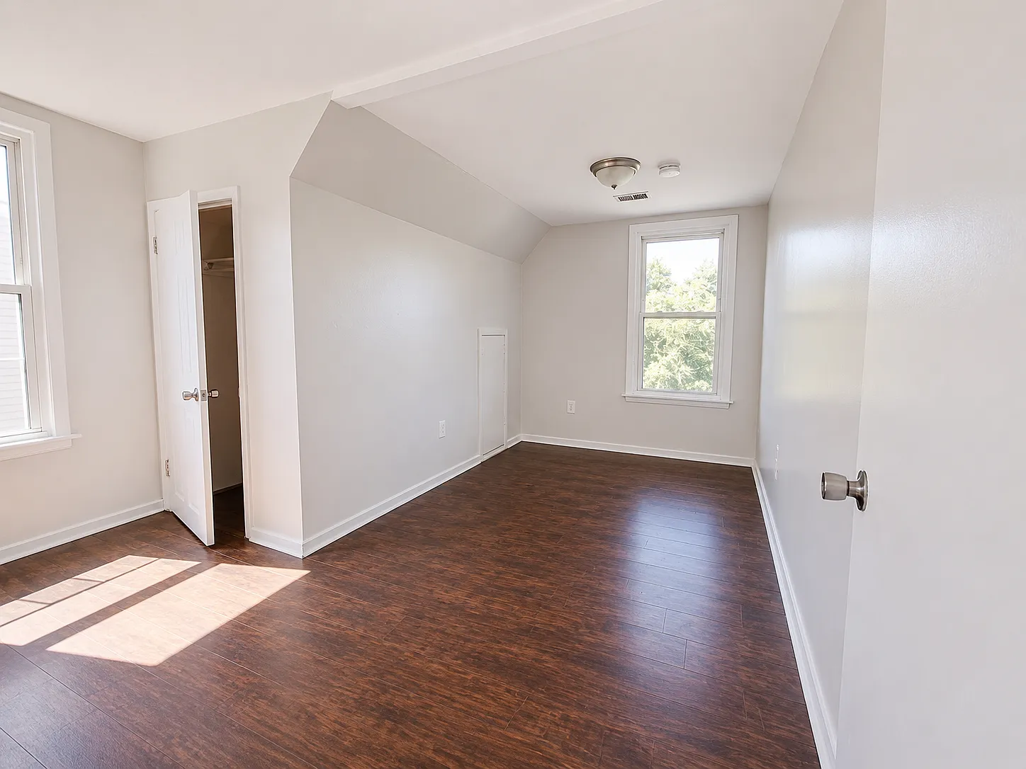 241 W Ivy St — Photo 3