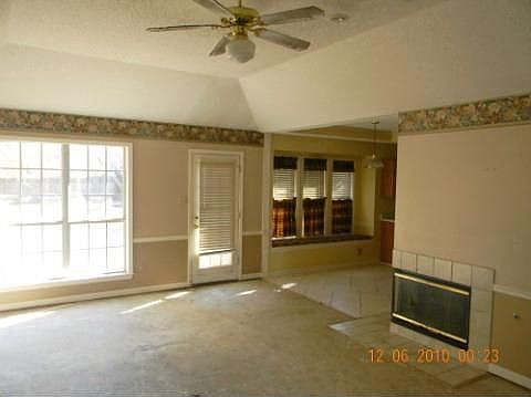 5th image of 3115 Park Ave