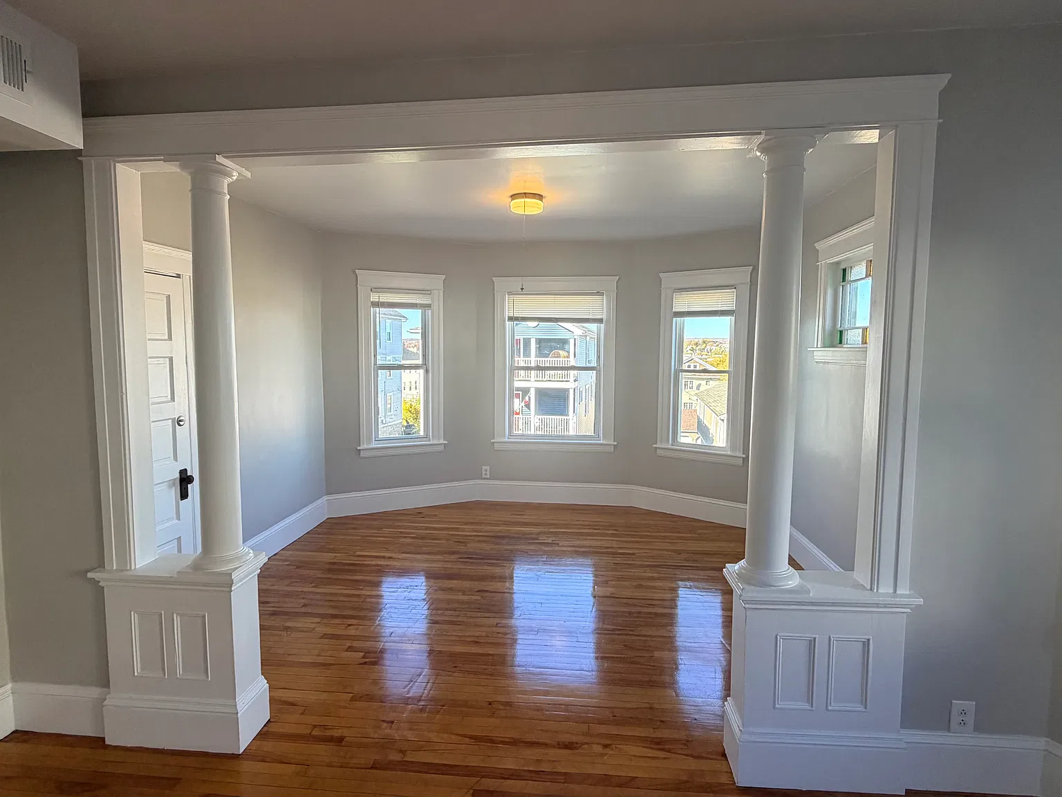 21 Sterling St — Photo 2
