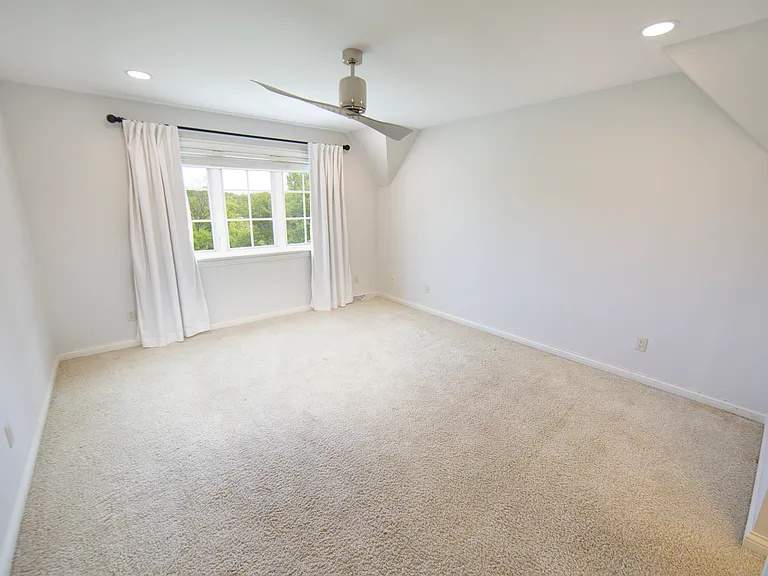11560 N Canterbury Dr — Photo 31