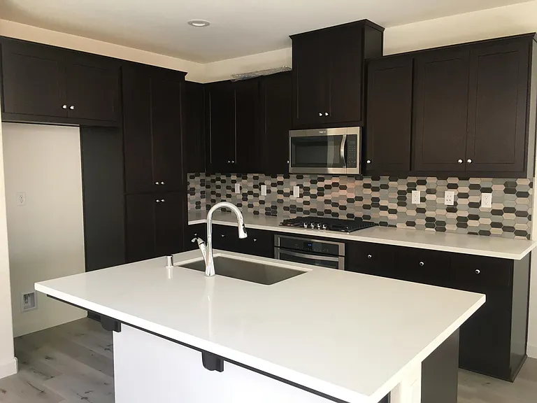 950 S Sophia St — Photo 10
