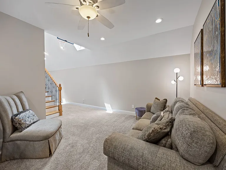7322 Swansea Ln — Photo 15