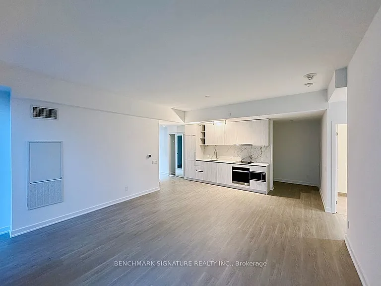 8 Wellesley St W #608 — Photo 2
