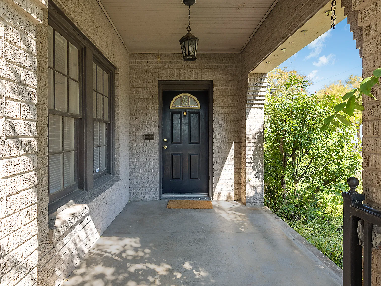 2 bed, 1073 sqft, $1,950 — Photo 4