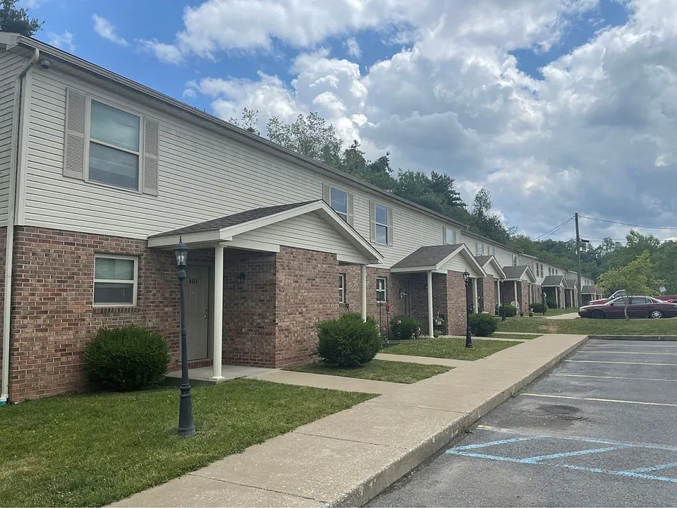404 Breeze View Dr