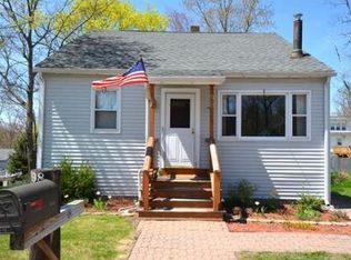 98 Pinckney St, Dracut, MA 01826