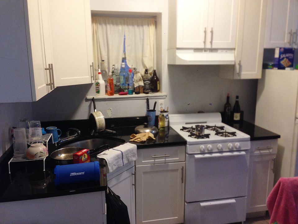 1st image of 3711 Crescent St #1