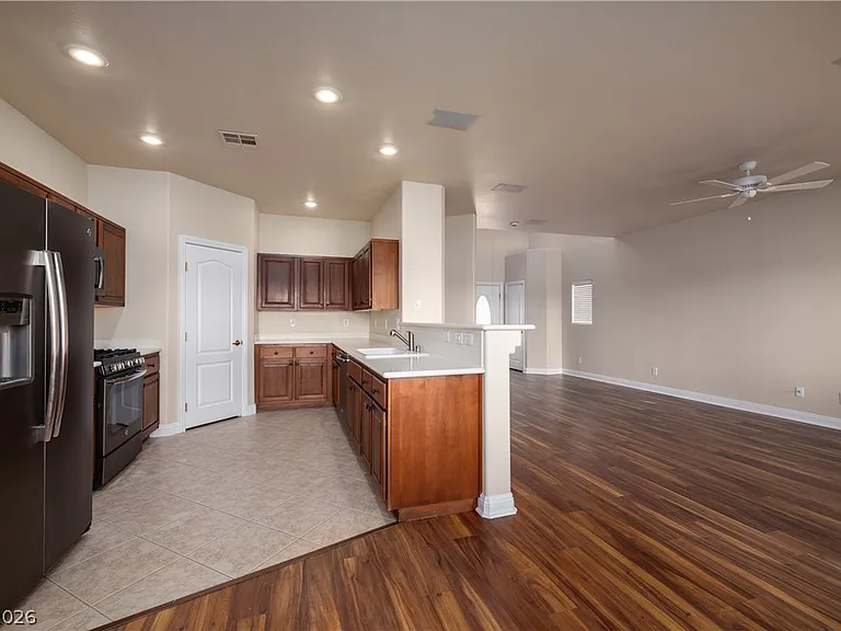 1726 Little Crow Ave — Photo 11