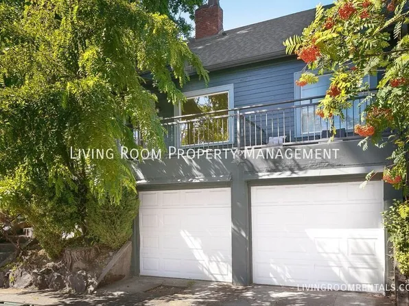 1303 SE Pine St, Portland, OR 97214