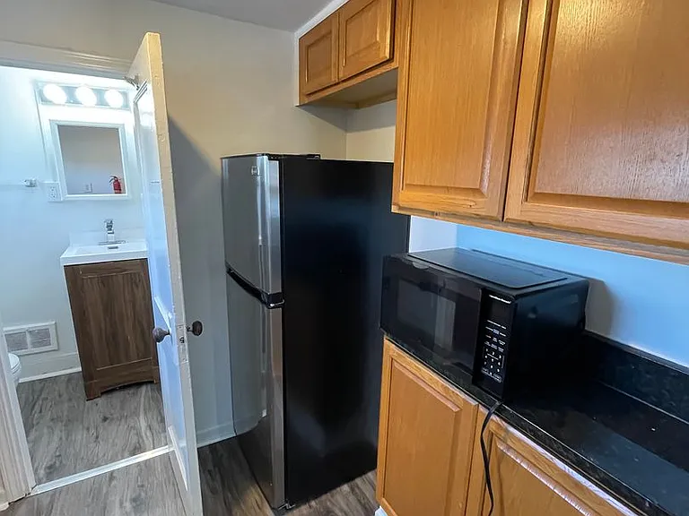 526 N Huron St — Photo 6