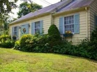 95 Hope Ave, Scituate, RI 02831