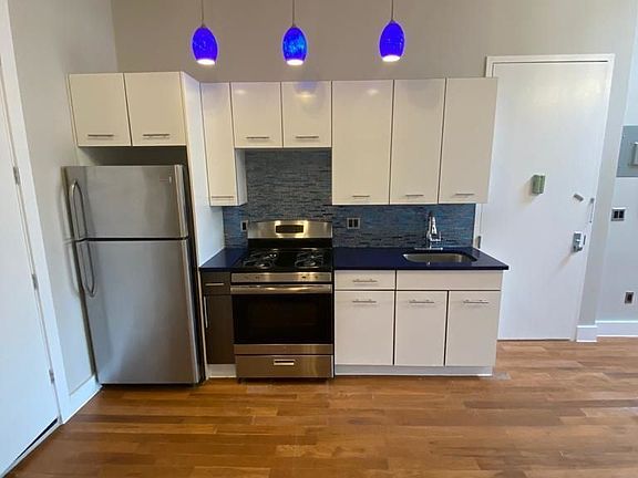 2nd image of 64 Palmetto St APT 3R