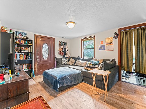 5th image of 1615 Jones Ln