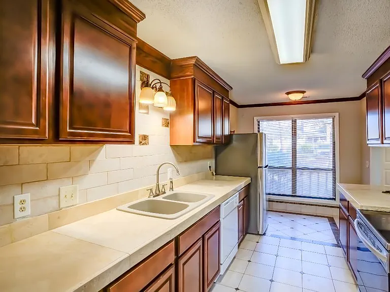 618 Applecross Dr — Photo 4