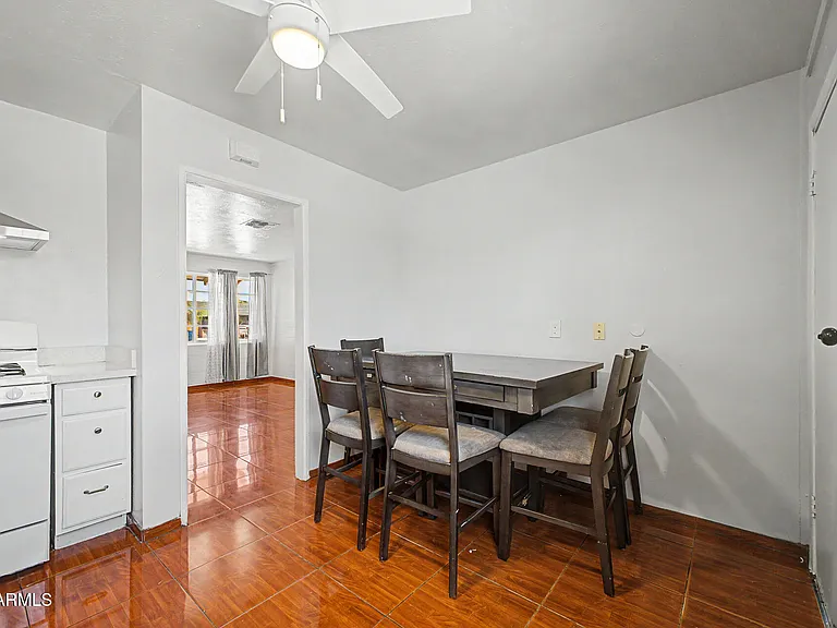 1823 E Sunland Ave — Photo 9