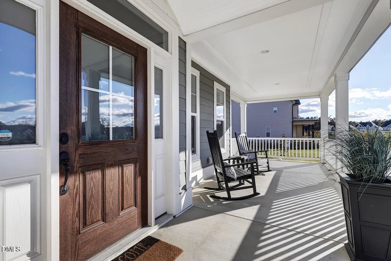 4 bed, 4.0 bath, 3316 sqft, $3,450 — Photo 4