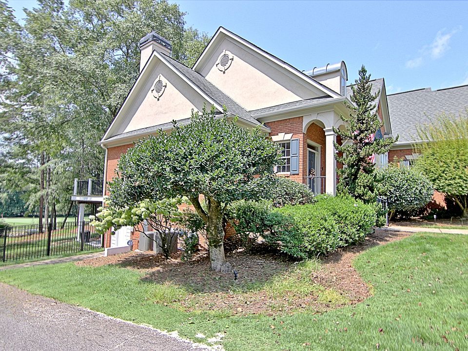 1st image of 123 Interlochen Dr