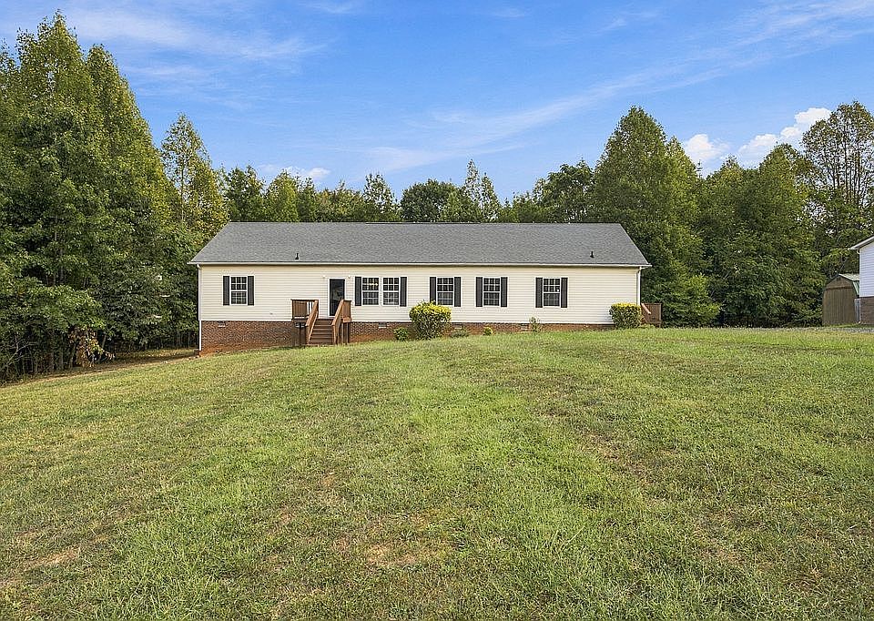 1st image of 125 Carefree Ln