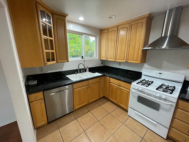 6136 Oliva Ave — Photo 13