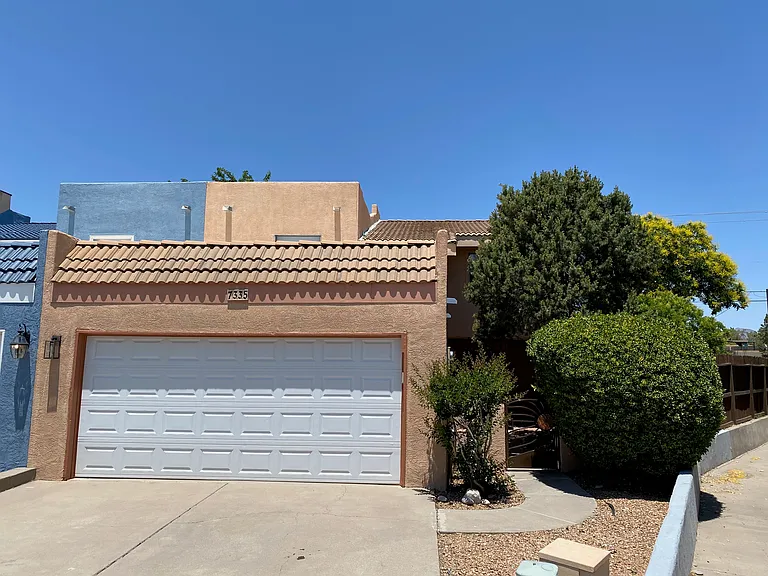 7335 Prairie Rd NE — Photo 1