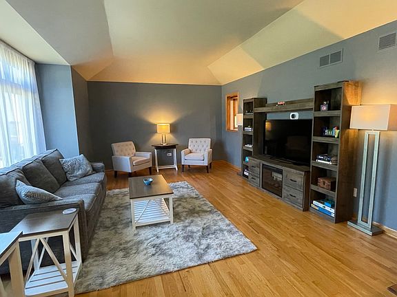 2nd image of 21 Victorian Dr