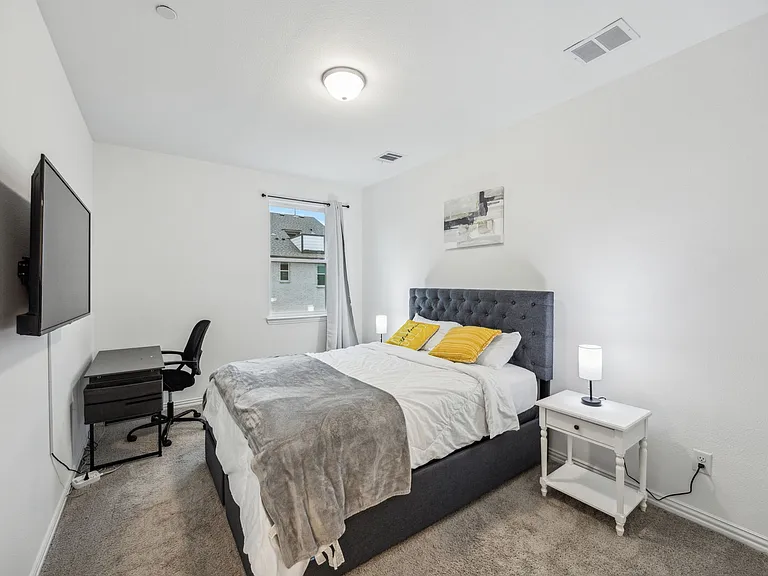 3325 Switch St — Photo 18