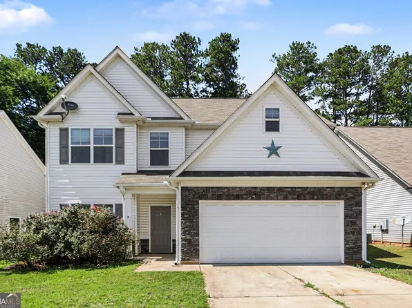29 Hill Top Cir, Grantville, GA 30220