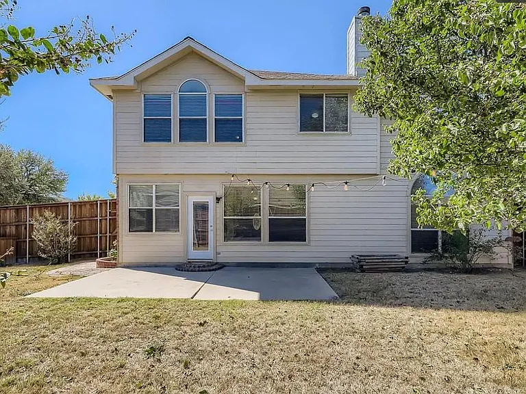 850 Warbler — Photo 15