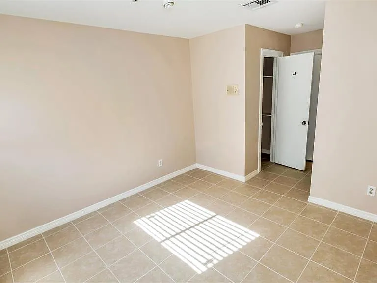 7500 W Loop S Fwy #D — Photo 19