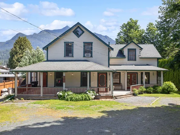 1075 3rd Ave, Hope, BC V0X 1L4
