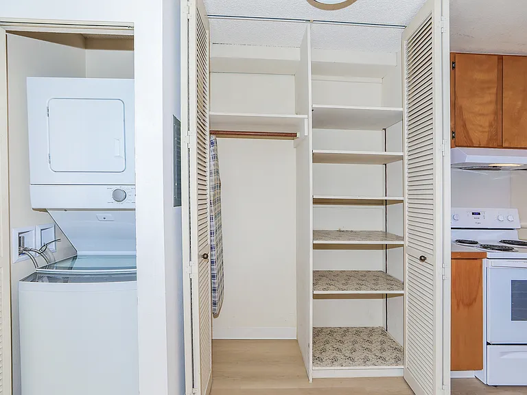 1441 Piikoi St #307 — Photo 9