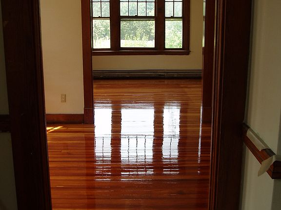 2nd image of 903 East St #3