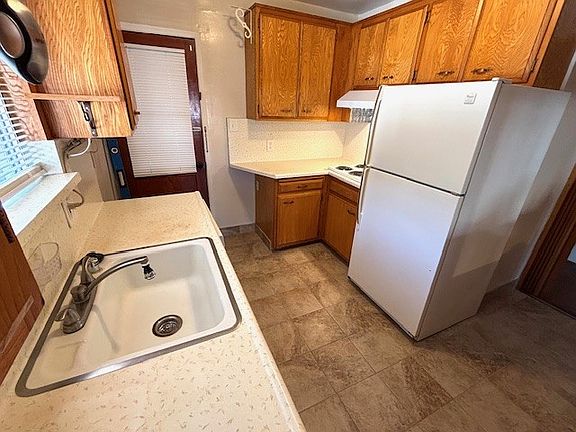 3rd image of 25 Oakes Blvd #1