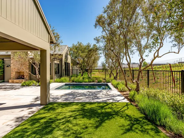 206 Auberge Path #11, Napa, CA 94559
