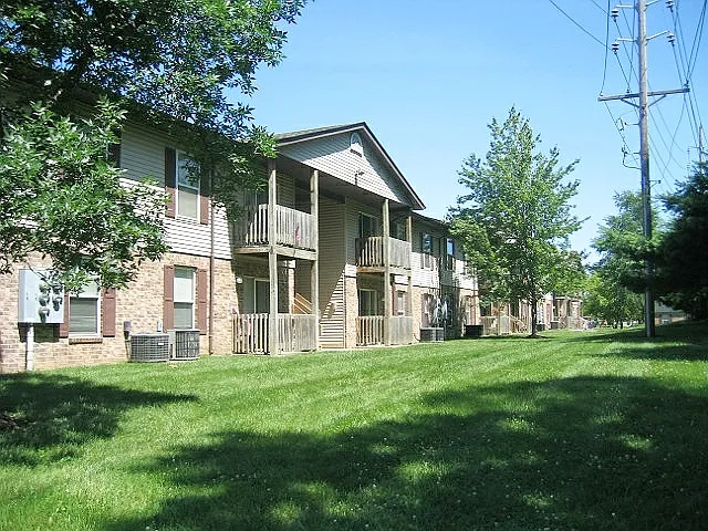 Pinewood Place Apartments — Photo 4