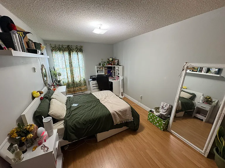 212 Colborne St — Photo 25