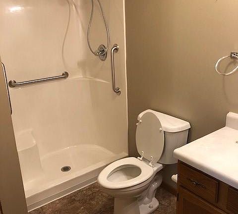 4th image of 2406 W Woodland Dr