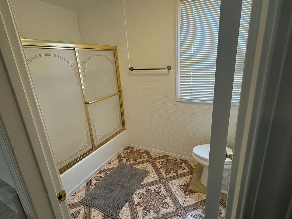 1st image of 5417 Norledge Ave Room 6SINGLE