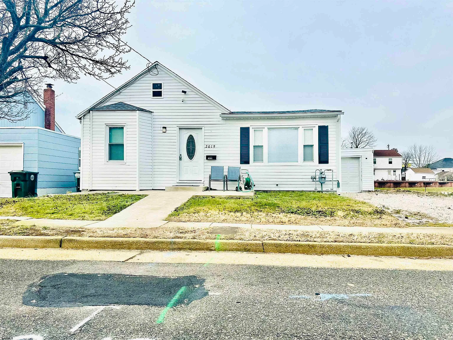 3 bed, 1.0 bath, $2,600 — Photo 1