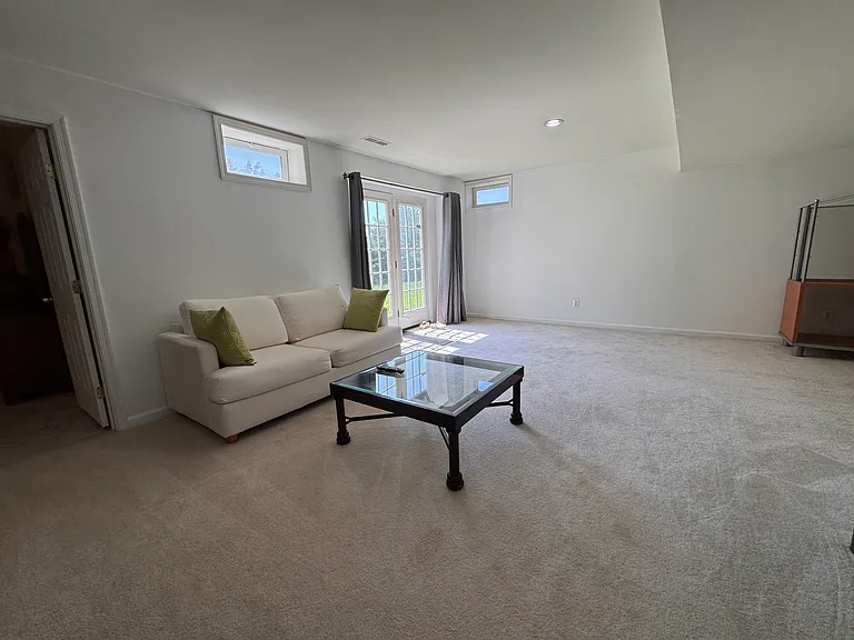 17754 Avenel Ln #BASEMENT — Photo 23