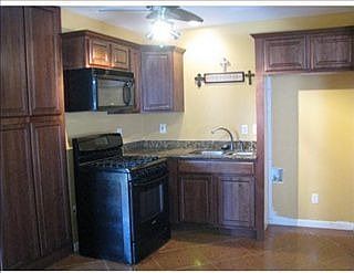 3rd image of 7326 Devine Ave