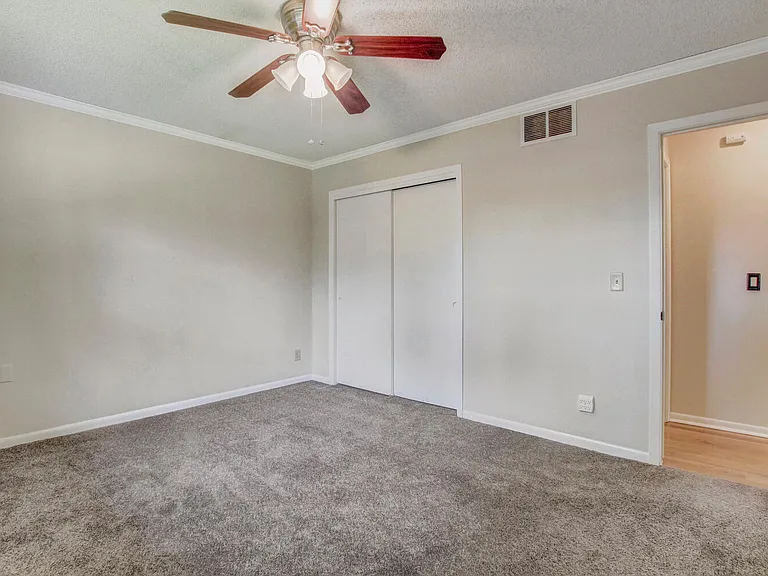 4036 N Edgemoor Dr — Photo 42