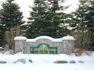 6270 Cobblestone Ln, Dexter, MI 48130